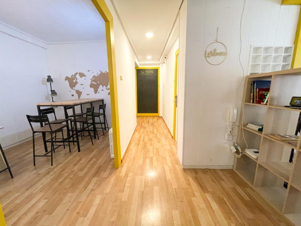 Az The Bridge Hostel - Coliving Zaragoza Exterior photo